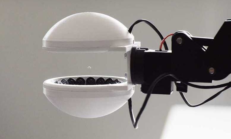 Une pince à ultrasons permet aux robots de manipuler des objets sans les toucher