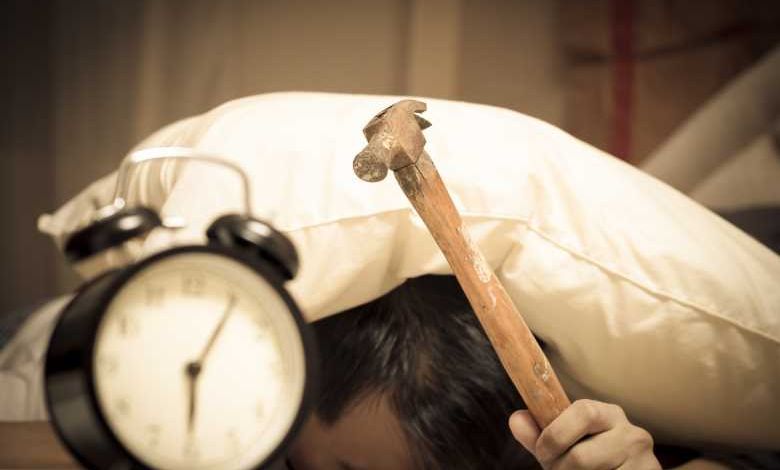 Vous avez du mal à vous lever le matin ? Voici l'Extreme Bed Shaker !