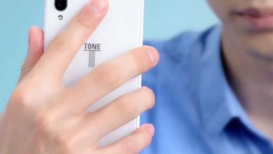 Tone e20 : le smartphone qui vous empêche de prendre des photos dénudées