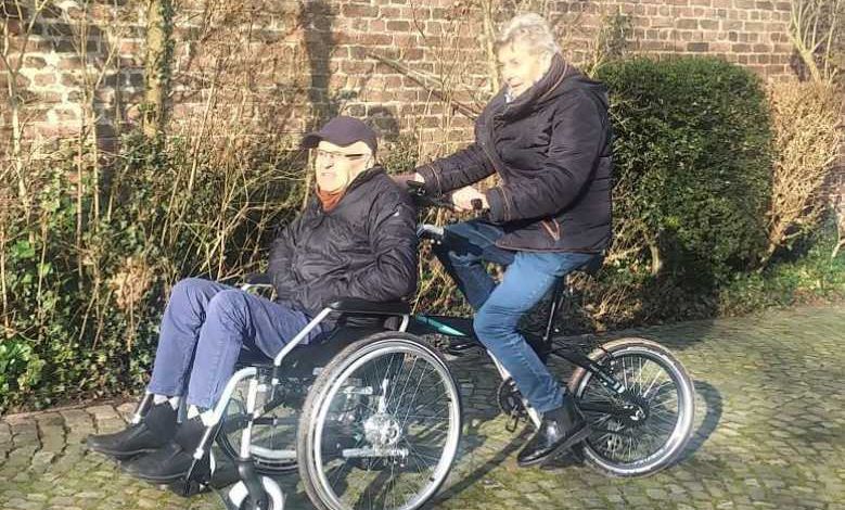 Bi-Dule : ce vélo électrique pliant intègre un fauteuil roulant pour redécouvrir les joies d’une balade à vélo