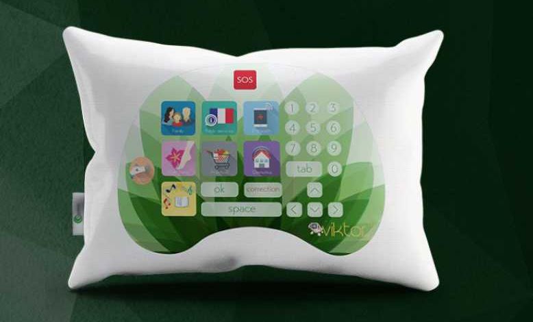 Viktor, le coussin connecté par Fingertips qui rompt l'isolement des seniors et rassure les plus jeunes