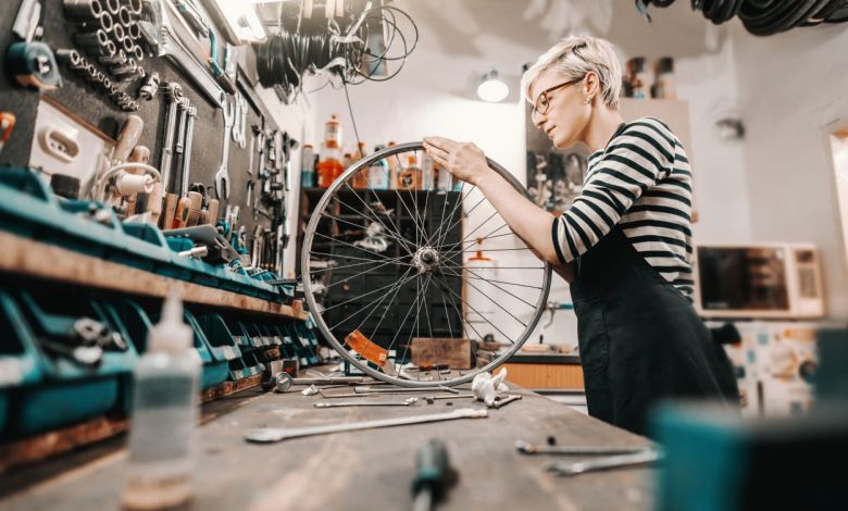 Coronavirus : les magasins, les coursiers et les mécaniciens de vélos devraient être reconnus comme des services essentiels