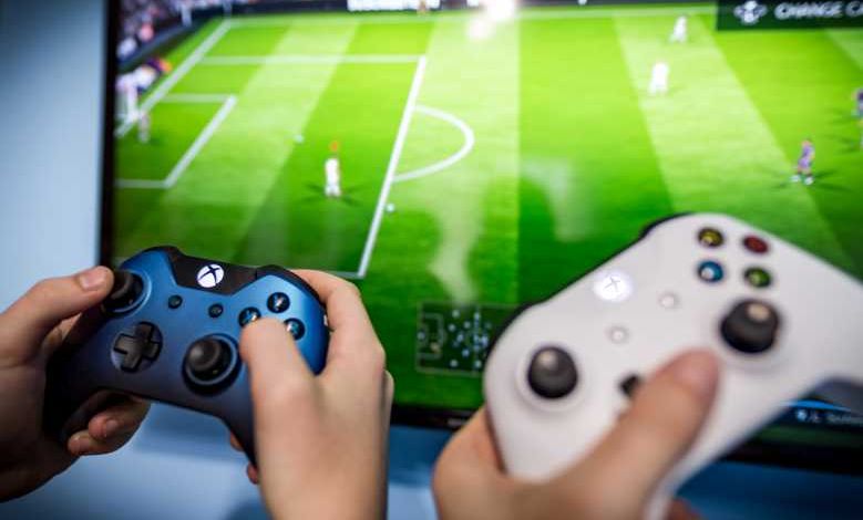 Les footballeurs continuent leurs championnats sur FIFA
