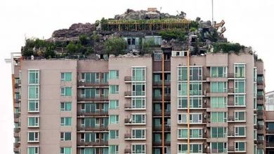 Pendant plusieurs années, un homme a construit une "villa-montagne" sur le toit de son immeuble de 26 étages