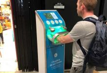 Unne start-up propose une machine capable de désinfecter les mains en 7 secondes
