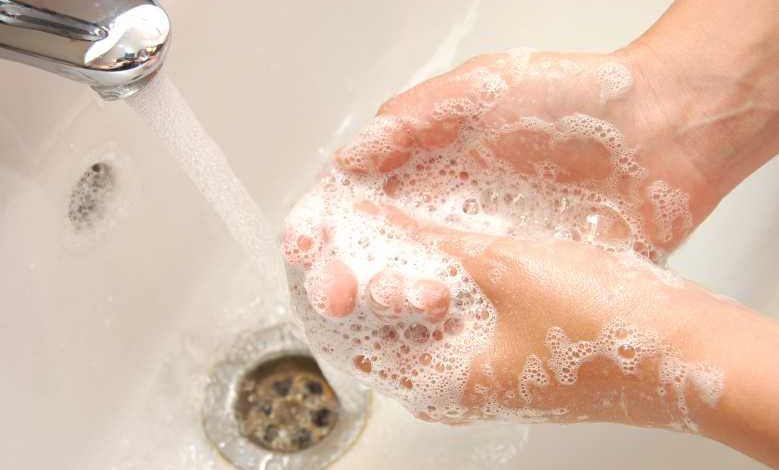 Pas de panique, vous n'avez pas vraiment besoin de gel hydroalcoolique pour vous laver les mains...