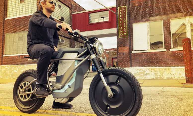 Falcon BLK : Cleveland CycleWerks va proposer deux motos électriques au design minimaliste disposant d'un mode 'Nitro'