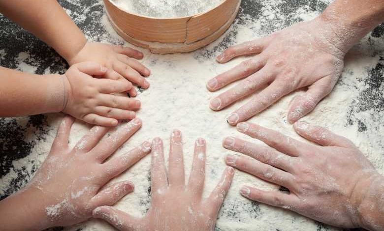 Les rayons se vident et vos placards aussi ? Réalisez vous-même vos pâtes fraîches et votre pain maison !