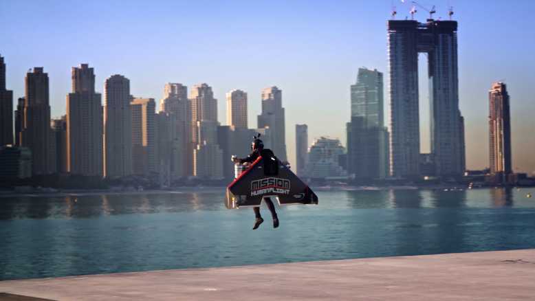 Dubaï, le français Vince Reffet réalise un record d'altitude en Jetman