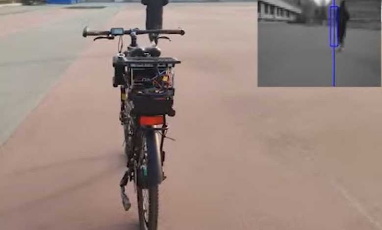 Des chercheurs chinois ont inventé un vélo autonome piloté par une IA, capable de suivre son propriétaire seul...