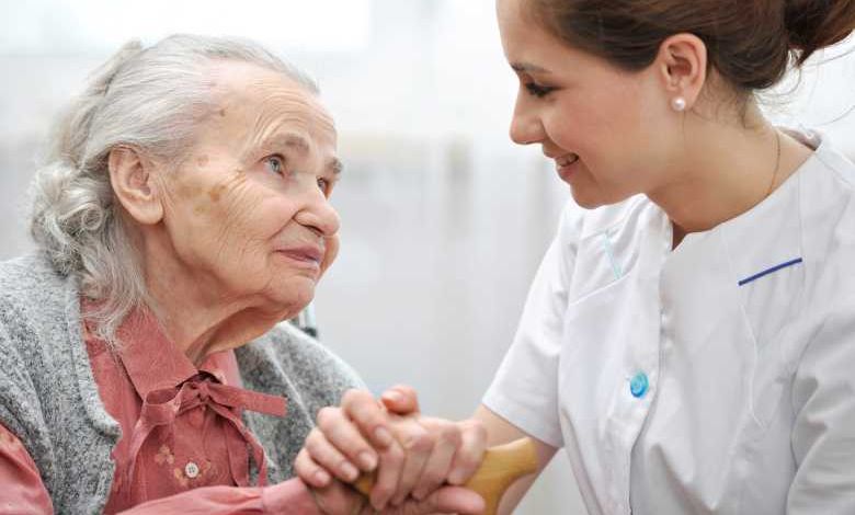 Solidarité : 1 lettre, 1 sourire, une nouvelle plateforme pour envoyer du réconfort aux milliers de personnes confinées en ehpad !