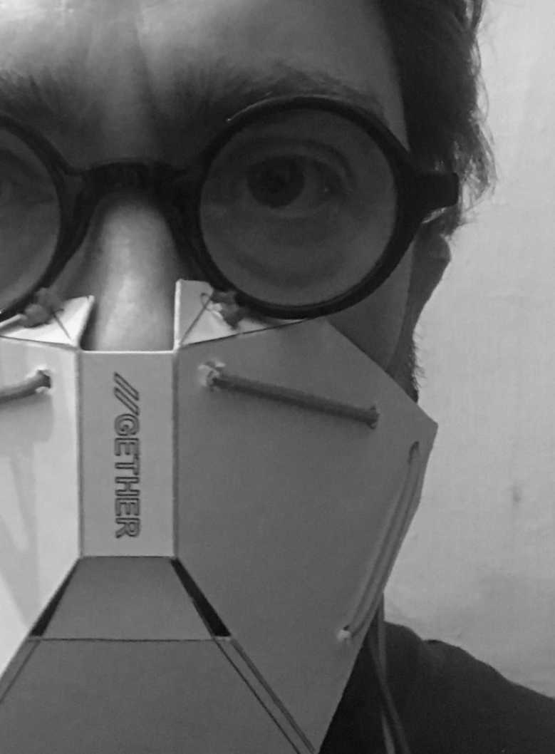 Bumask : un designer russe dévoile les plans d'un masque de protection en carton à monter soi-même !
