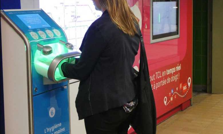 Une machine de désinfection des mains EverCleanHand fait son apparition dans les transports lyonnais !
