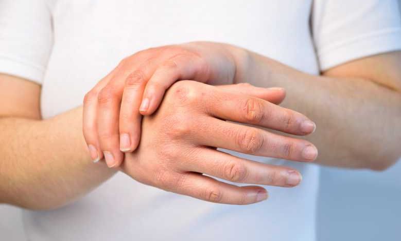 Vos mains sont abîmées par le gel hydroalcoolique, pensez à les protéger !