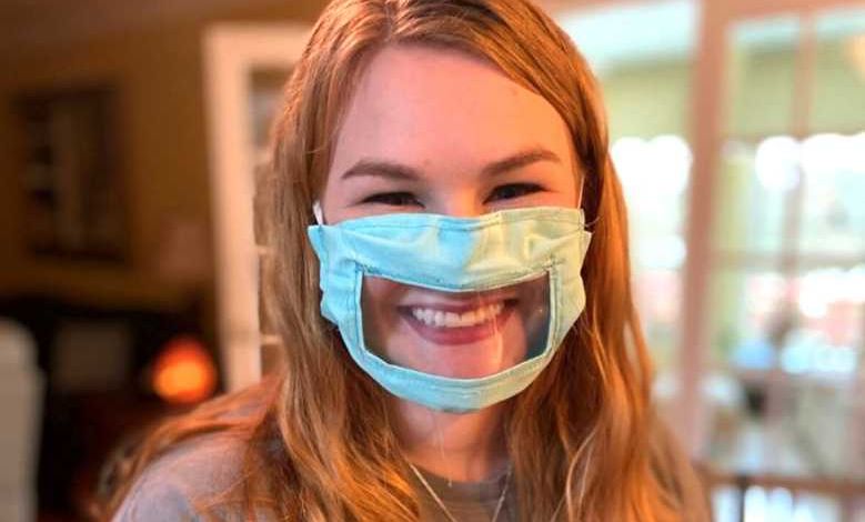 Cette américaine de 21 ans fabrique des masques alternatifs pour les personnes sourdes ou malentendantes