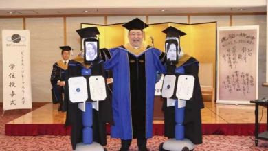 Au Japon, des étudiants se font remplacer par des robots pour leur remise de diplôme