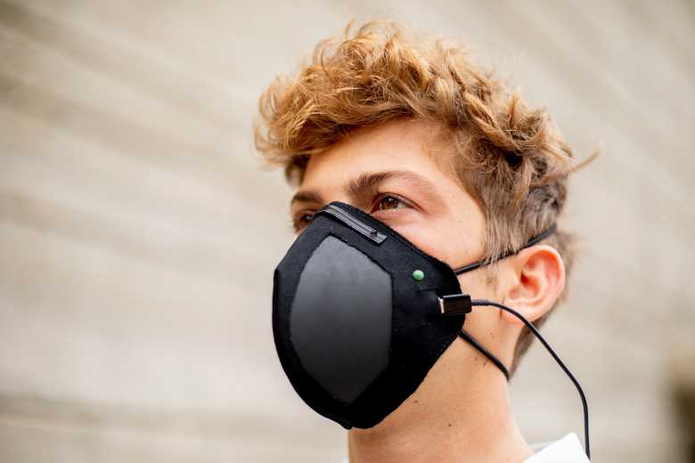 Guardian G-Volt, un étonnant masque électrique au graphène, sans lavage et qui serait efficace à 99%