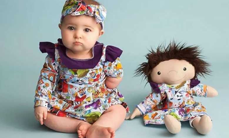 Une américaine fabrique des poupées à l'image des enfants souffrant d'un handicap... Pour faire tomber les barrières et les différences !