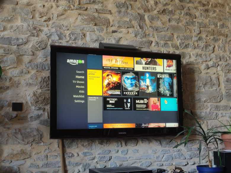 Nous avons testé la Box Android TV 9.0 Ematic UHD 4K de STRONG