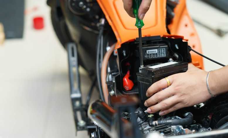 Comment préserver la batterie d'une moto ou d'un scooter pour la garder le plus longtemps