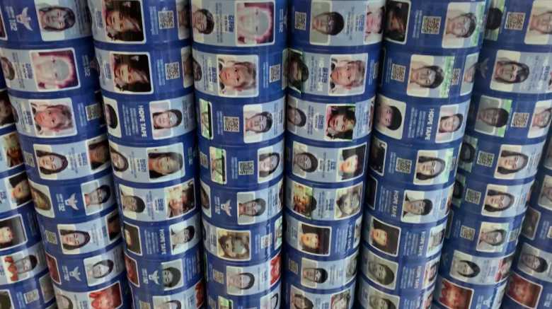Corée du Sud : pour retrouver des enfants disparus, le pays affichent leurs portraits sur les scotchs d'emballage !