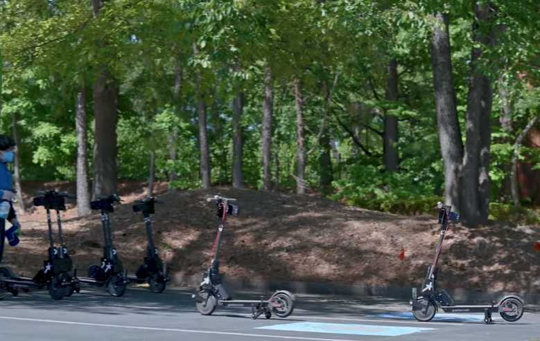 Une flotte de trottinettes électriques en libre service pilotées à distance pour rejoindre les utilisateurs