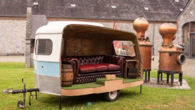 Belgique : un jeune entrepreneur retape de vieilles caravanes et les transforme en structures pour l'événementiel !