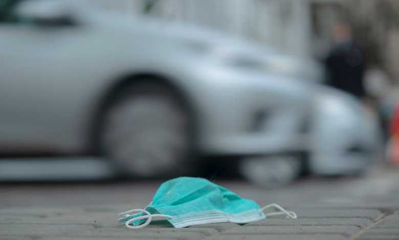 Un décret pour augmenter l’amende jusqu'à 750€ pour le jet de masque, de gants ou de mégots sur la voie publique