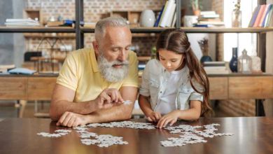 Faire un puzzle serait excellent pour notre moral... et pour conserver nos facultés intellectuelles