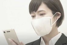 Une société japonaise invente un masque de protection avec un amplificateur et un traducteur intégré