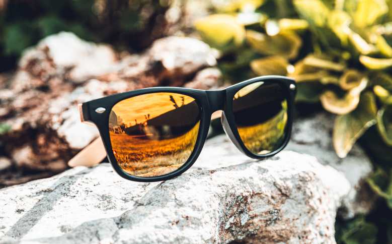 La tendance de l'été : les lunettes en bois ! Découvrez les nombreux avantages et les quelques inconvénients des lunettes en bois... Elles pourraient devenir votre accessoire mode indispensable... et original.