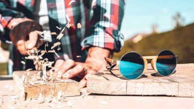 La tendance de l'été : les lunettes en bois ! Découvrez les nombreux avantages et les quelques inconvénients des lunettes en bois... Elles pourraient devenir votre accessoire mode indispensable... et original.