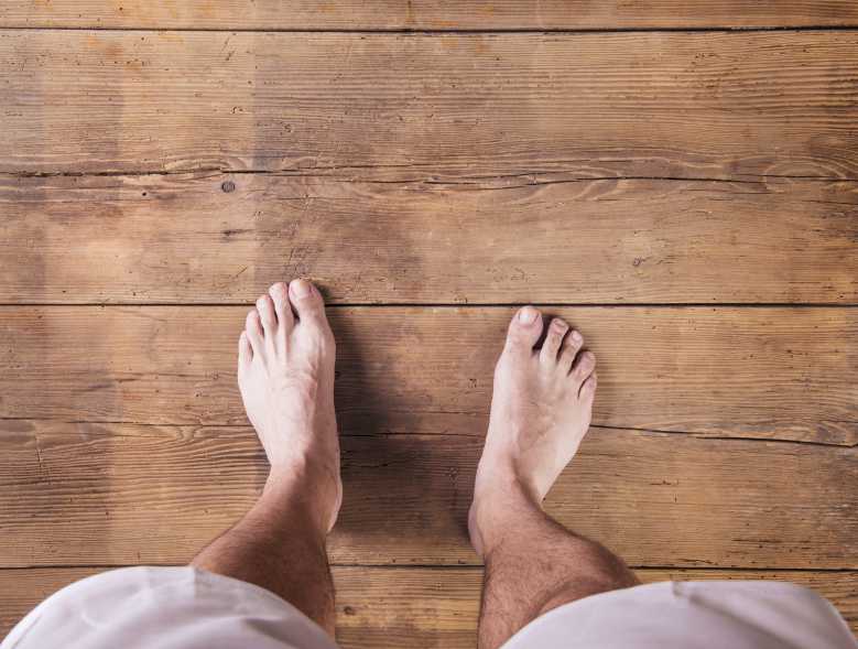 Adultes comme enfants, nous devrions tous marcher pieds-nus, voici pourquoi...