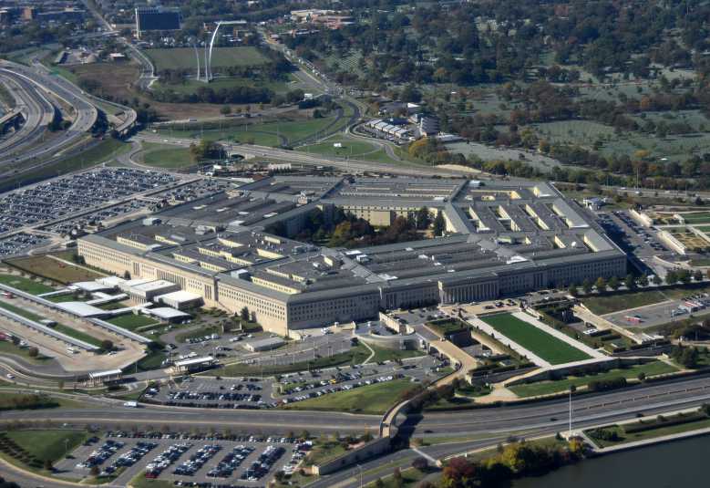 OVNIs, le Pentagone obligé de publier un rapport sur les « phénomènes aériens inexpliqués »