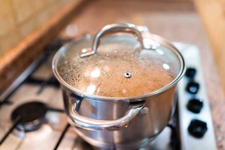 Zéro Déchet : Ne jetez pas vos eaux de cuisson, elles sont très utiles au jardin et même dans la salle de bain !