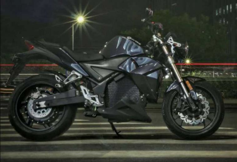 Evoke 6061, une puissante moto électrique qui se recharge en 15 minutes seulement...
