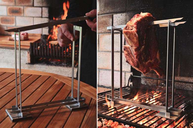 Jaap : une ingénieuse broche de barbecue pour cuire la viande... à la verticale