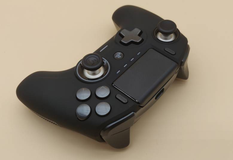 Test de la manette Nacon Revolution Unlimited Controller Pro !