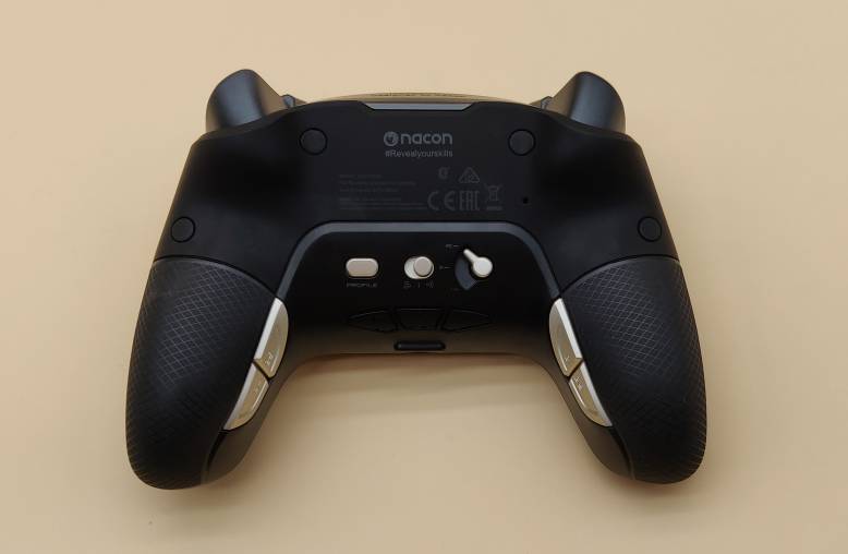 Test de la manette Nacon Revolution Unlimited Controller Pro !