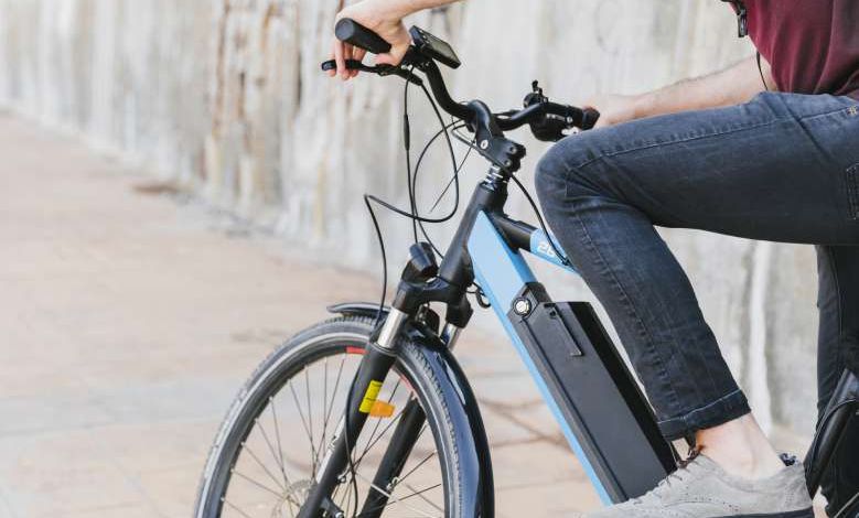 Un utilisateur de vélo électrique se déplacerait deux fois à vélo qu'avec une bicyclette traditionnelle d'après cette étude