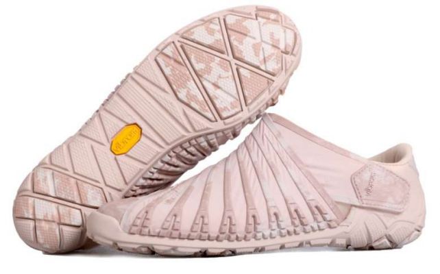 Vibram Furoshiki : les chaussures qui « emballent » vos pieds se dévoilent dans une nouvelle collection