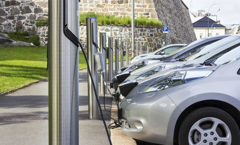 Une électrification de 25% des véhicules épargnerait des milliers de vies et une économie de plusieurs milliards...