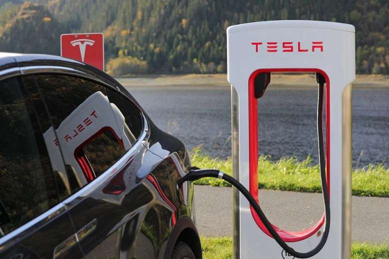 Tesla continue d'innover