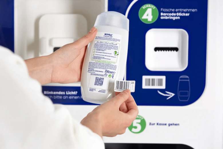 Nivea propose des bornes de recharge de gels douche pour limiter la consommation de plastique