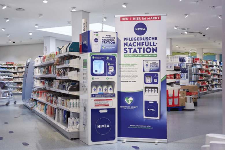 Nivea propose des bornes de recharge de gels douche pour limiter la consommation de plastique