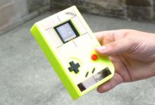 Ce Game Boy est alimenté par l'énergie solaire et la pression exercée par vos petits doigts