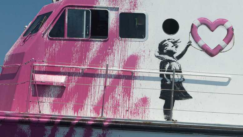 Louise Michel, le bateau de sauvetage de l'artiste Banksy