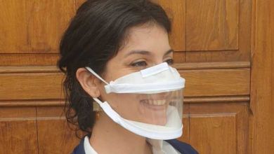 Des milliers de masques transparents inclusifs seront distribués aux enseignants français