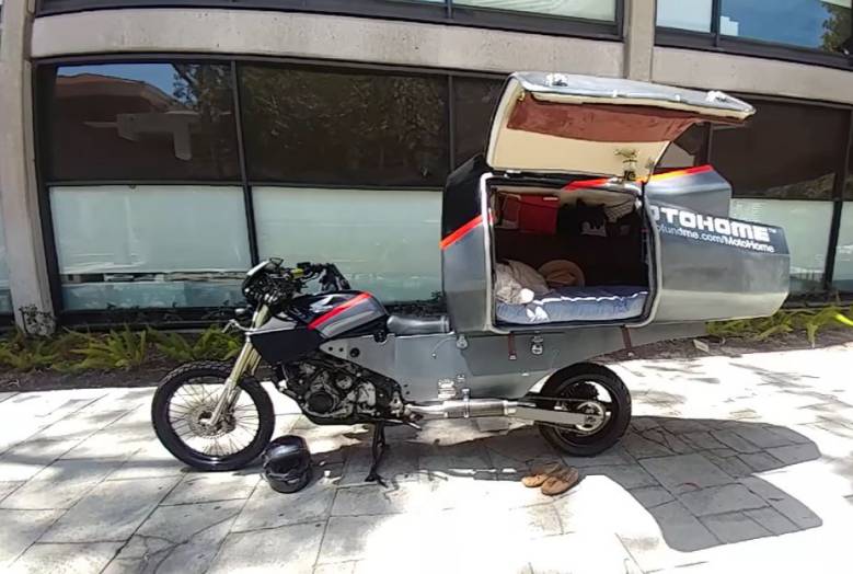 MotoHome : un étudiant américain transforme sa moto en mini camping car