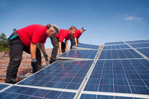 Panneaux solaires : comment connaître « le potentiel solaire » de sa toiture ?
